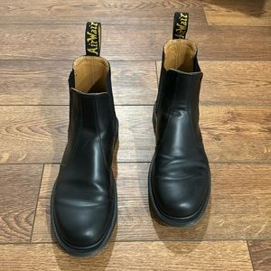 Dr. Martens 2976 Smooth Leather Chelsea Boots